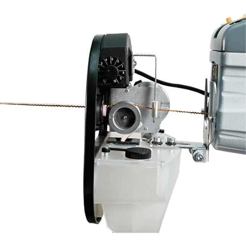 Powered weft lubricator